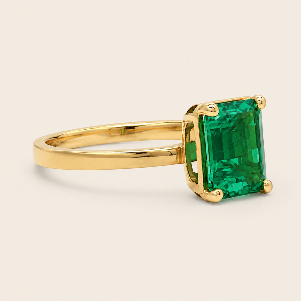 Inés – Anillo Solitario de Oro Amarillo 14k con Esmeralda