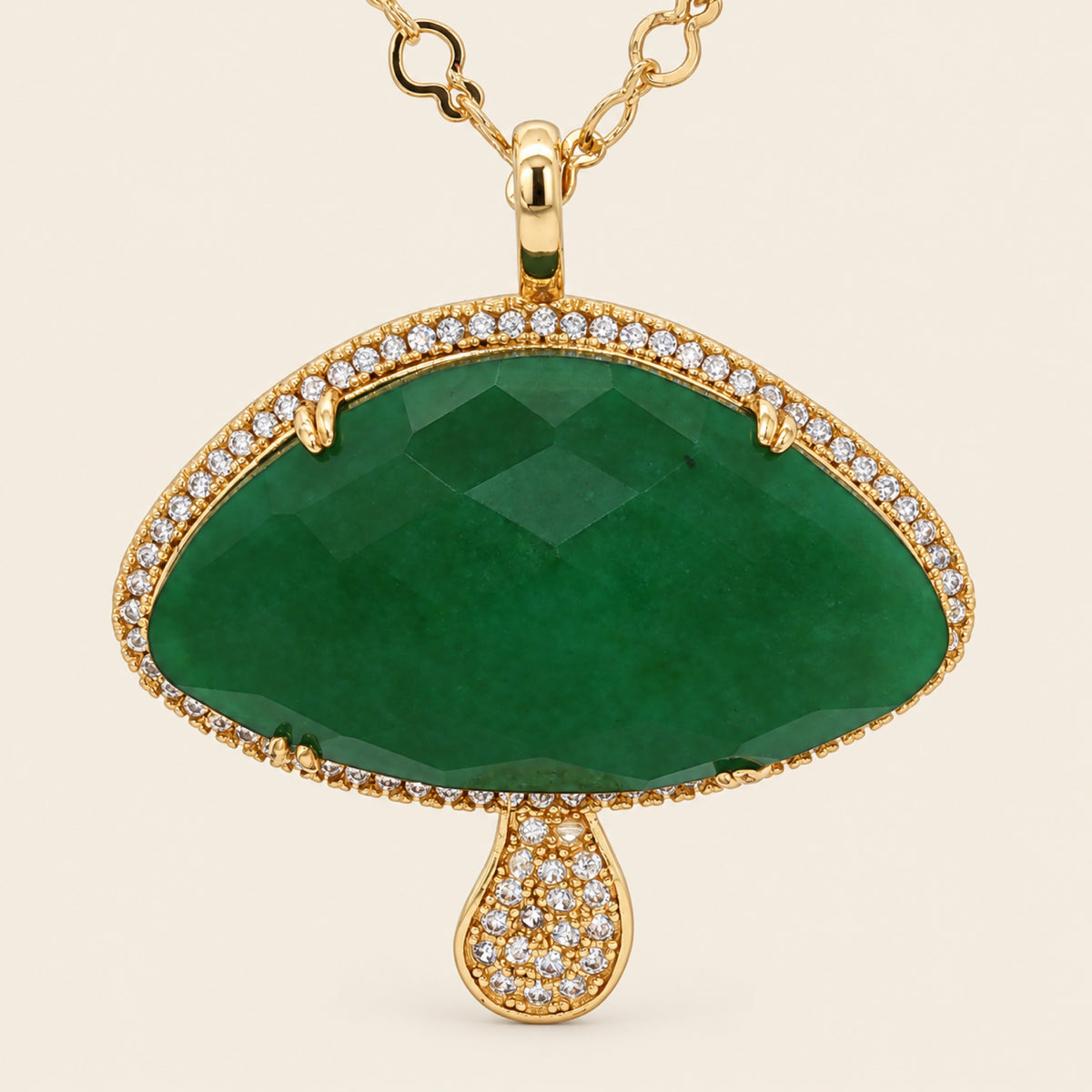 Collar Dorado con Ónix Verde Natural en Forma de Hongo