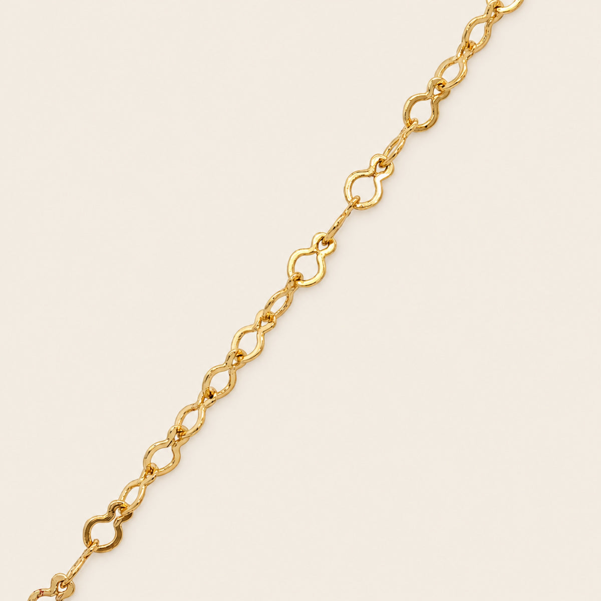 Collar Dorado con Ónix Verde Natural en Forma de Hongo