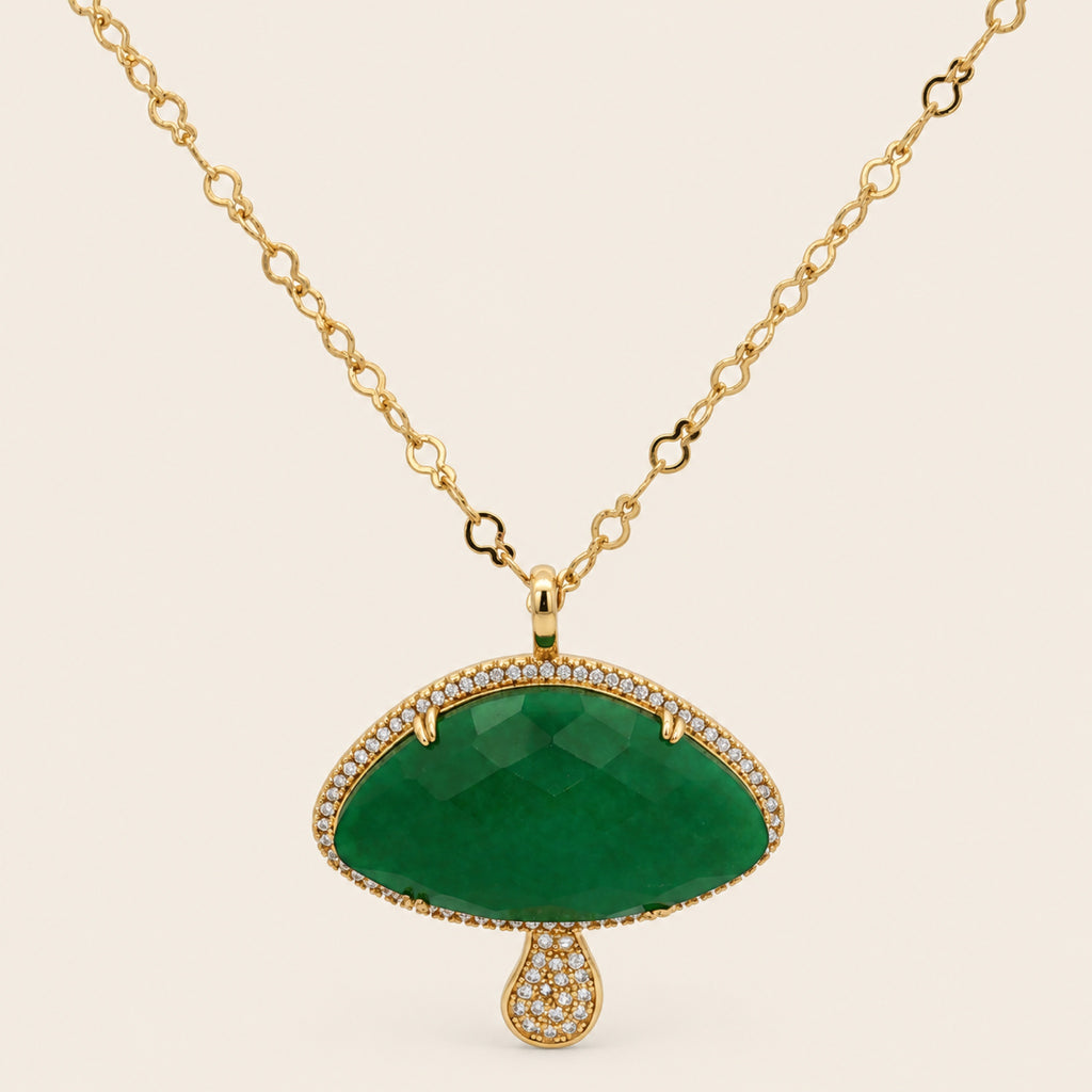 Collar Dorado con Ónix Verde Natural en Forma de Hongo