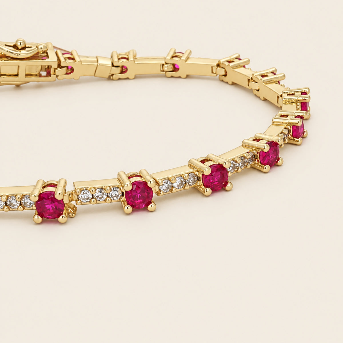 Pulsera Tenis Dorada con Cristales Burgundy