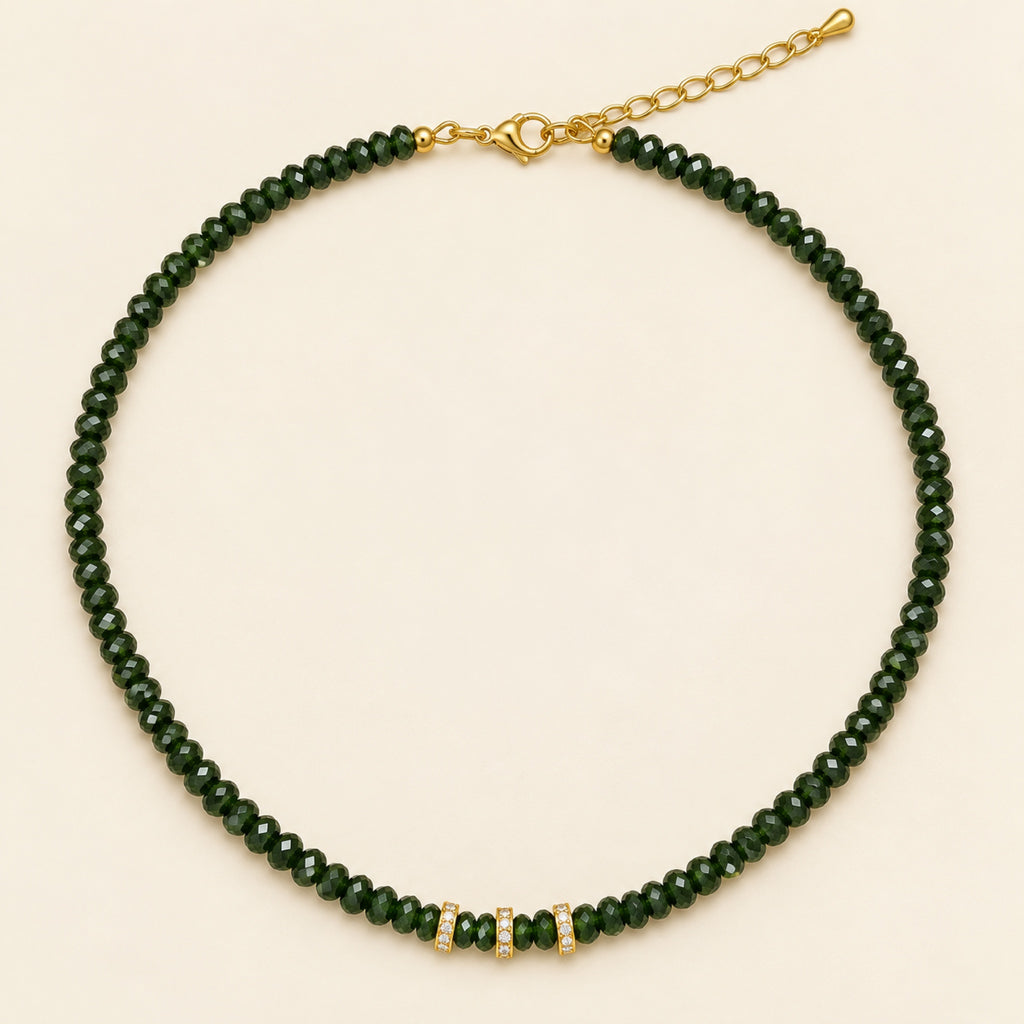 Gala – Collar Dorado con Cuentas Facetadas Verdes y Circonias