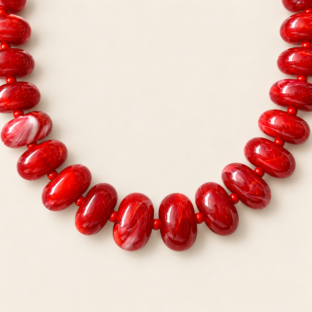 Caramelo – Collar Dorado con Cuarzo Rojo