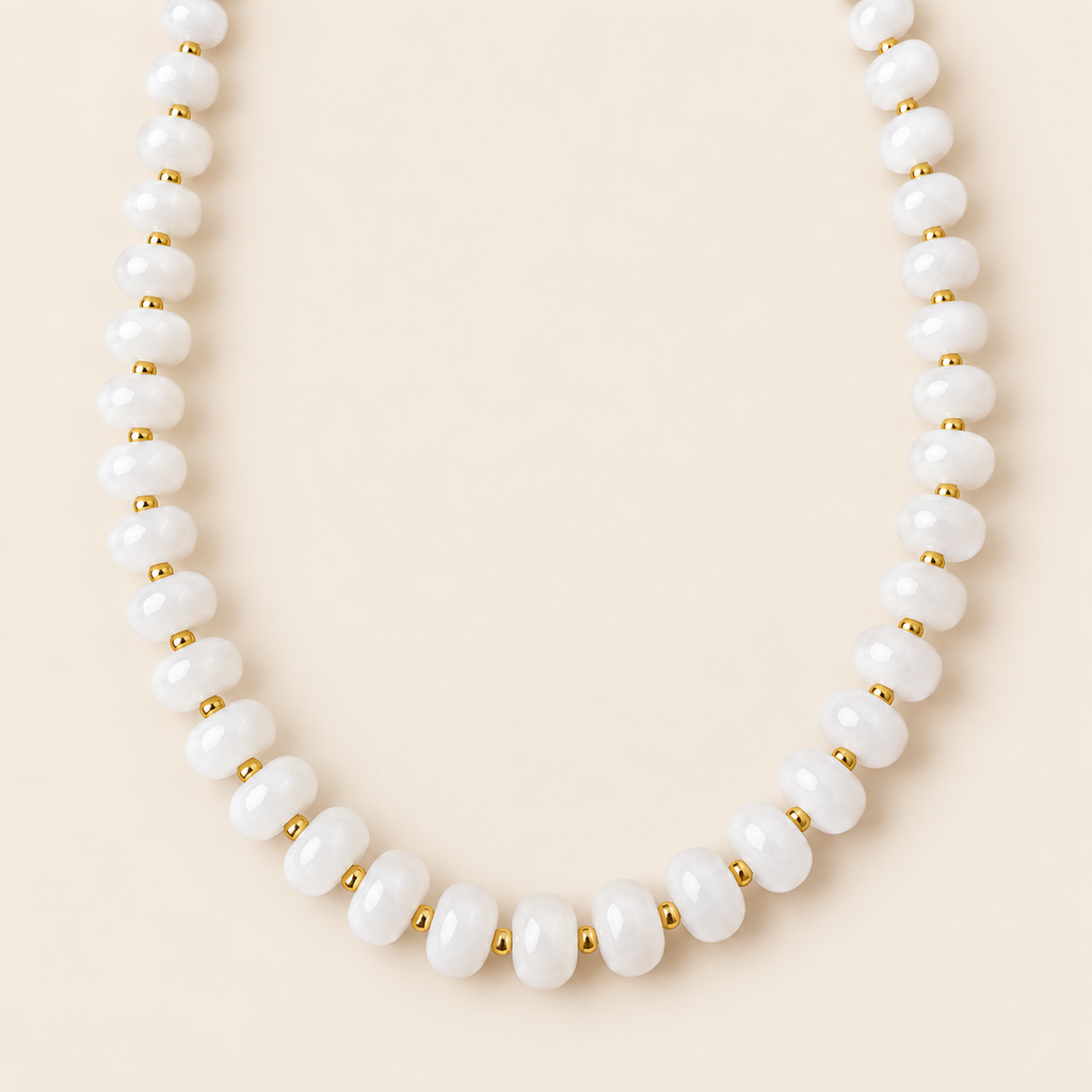 Gelato – Collar Dorado con Jade Blanco