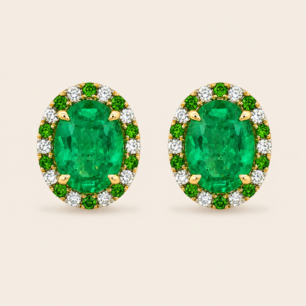 Aretes de Oro Amarillo 18k con Esmeralda Ovalada, Tsavoritas y Diamantes