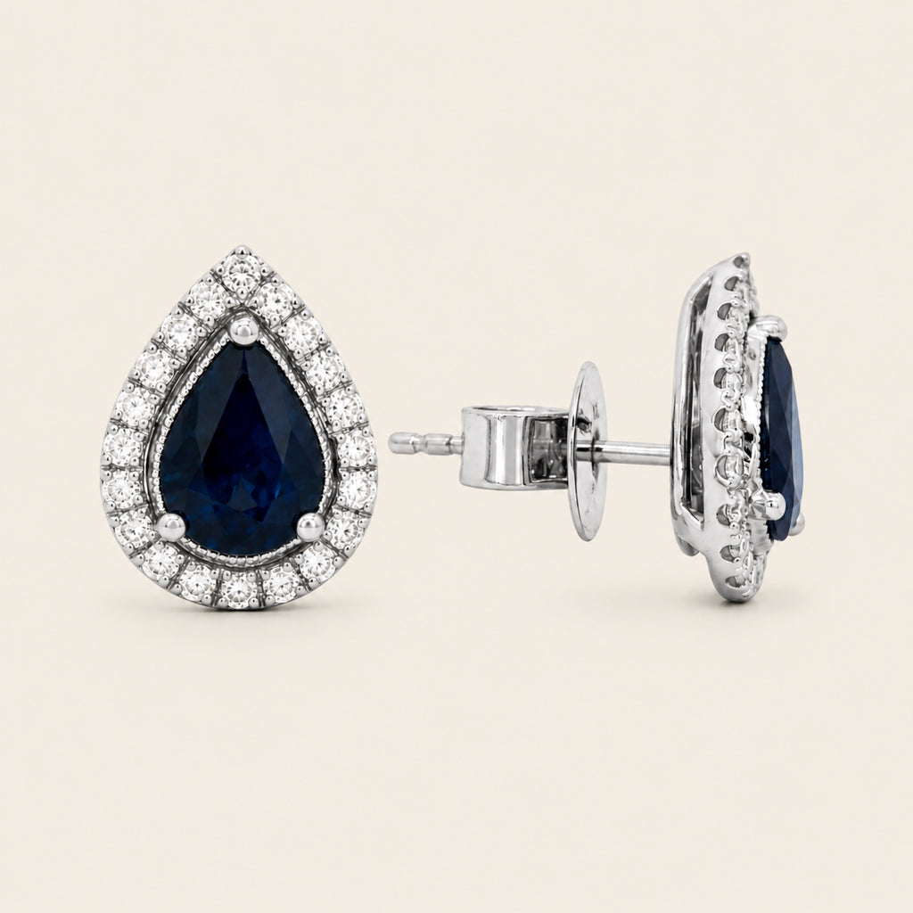 Aretes de Oro Blanco 18k con Zafiro Pera y Halo de Diamantes