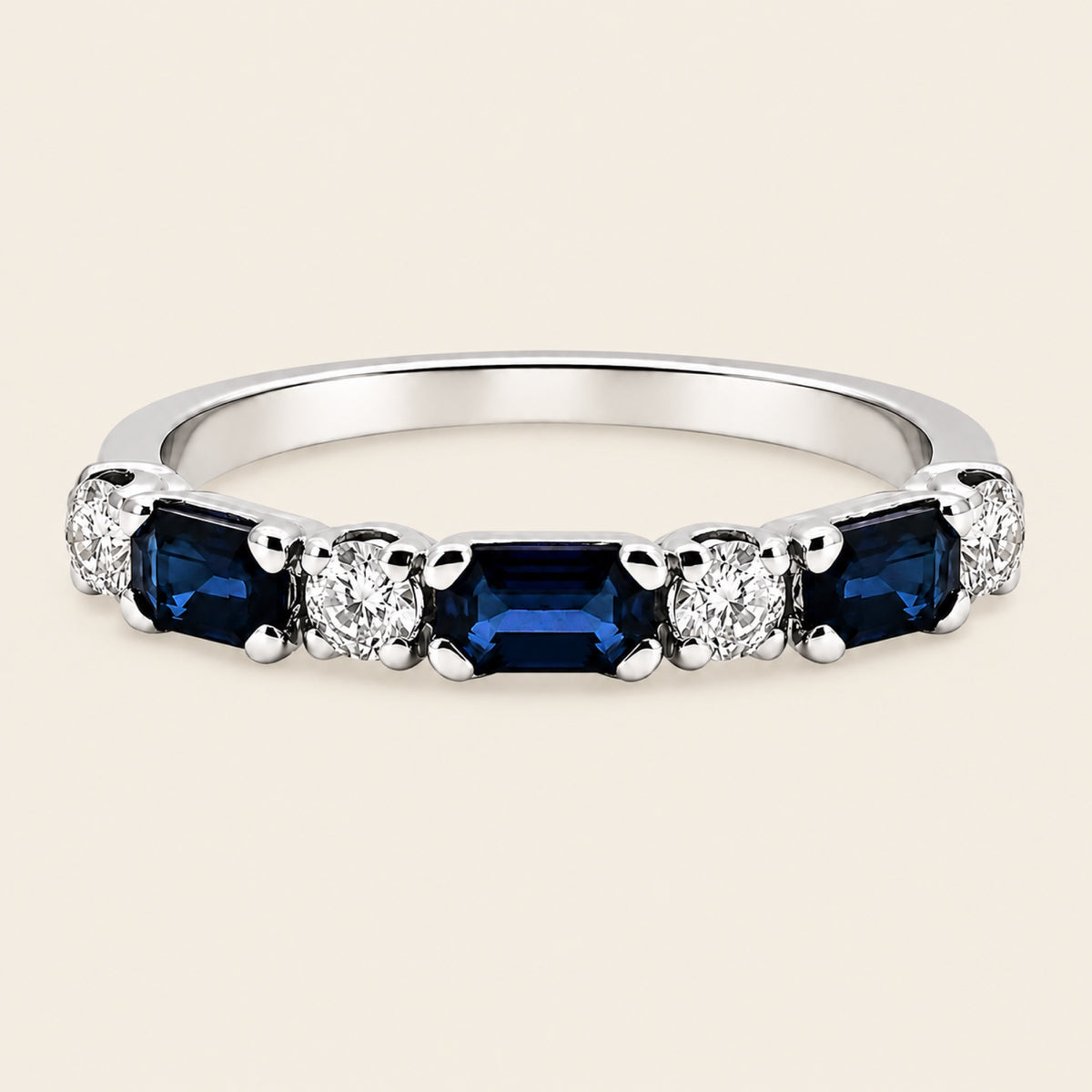 Fabiola – Churumbela de Oro Blanco 10k con Zafiro y Diamante