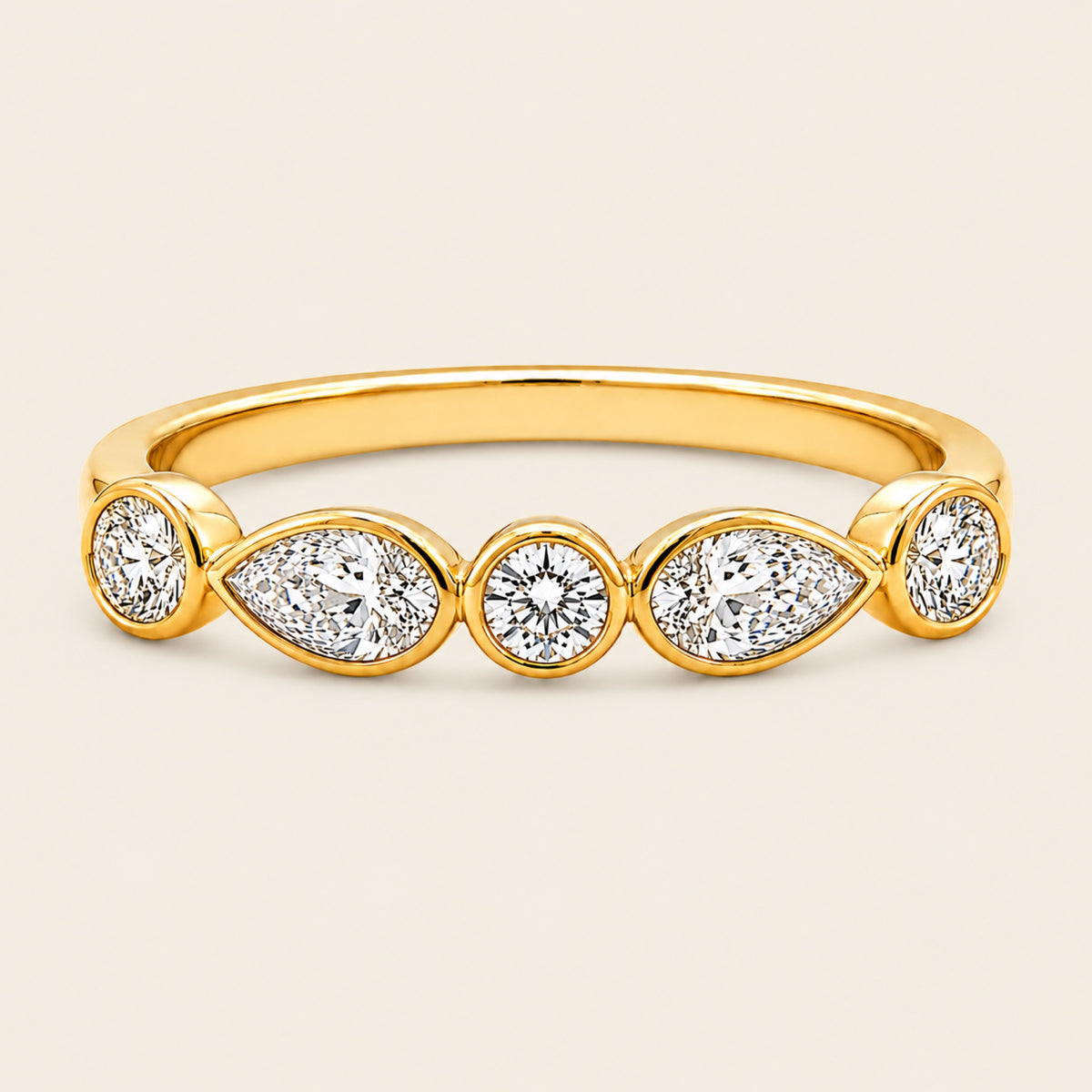 Guadalupe – Churumbela de Oro Amarillo 14k con Diamante