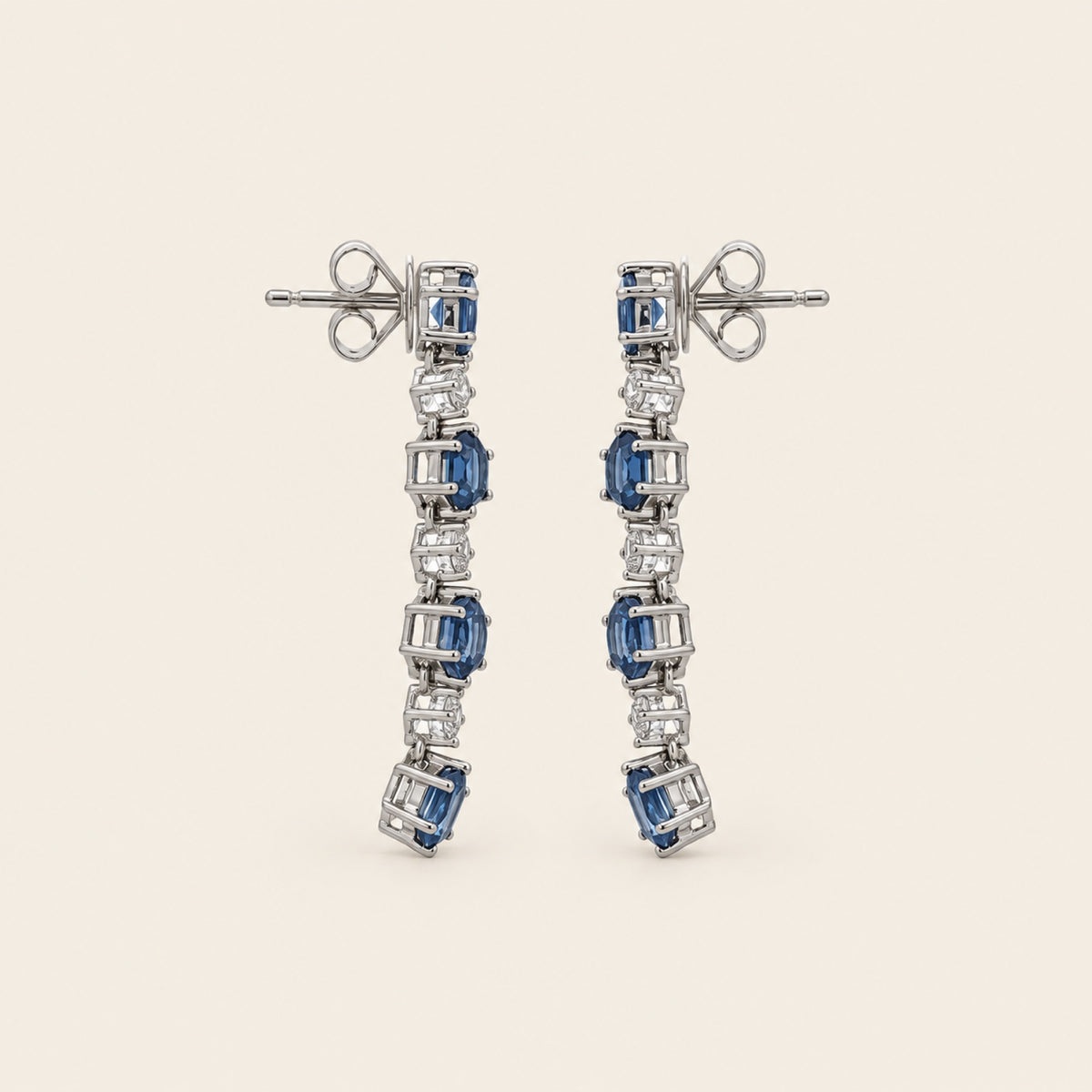 Aretes Largos de Oro Blanco 18k con Zafiros y Diamantes