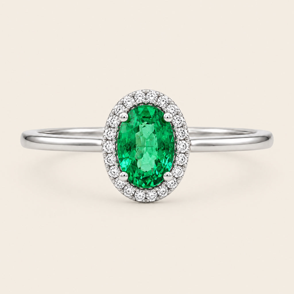 Victoria – Anillo Halo de Oro Blanco 18k con Esmeralda