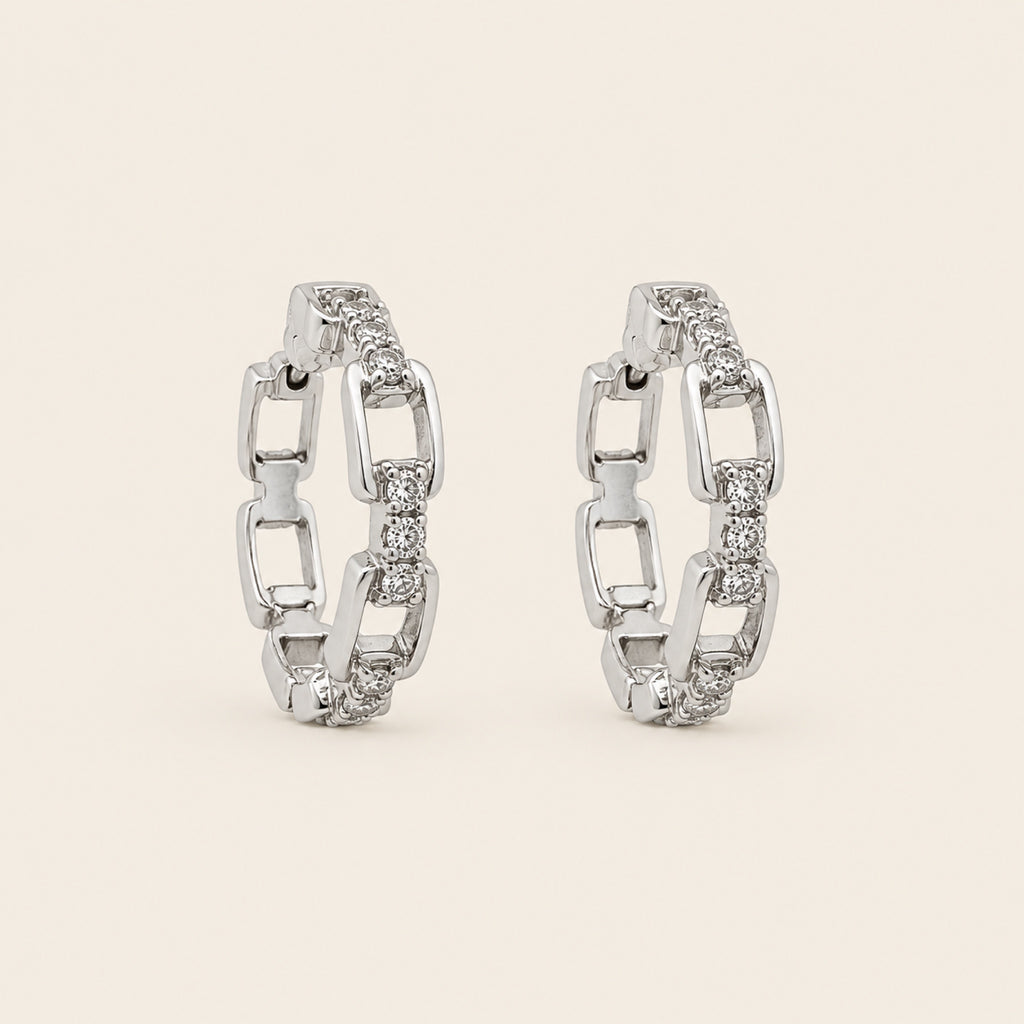 Vera – Huggies de Oro Blanco 14k con Diamante