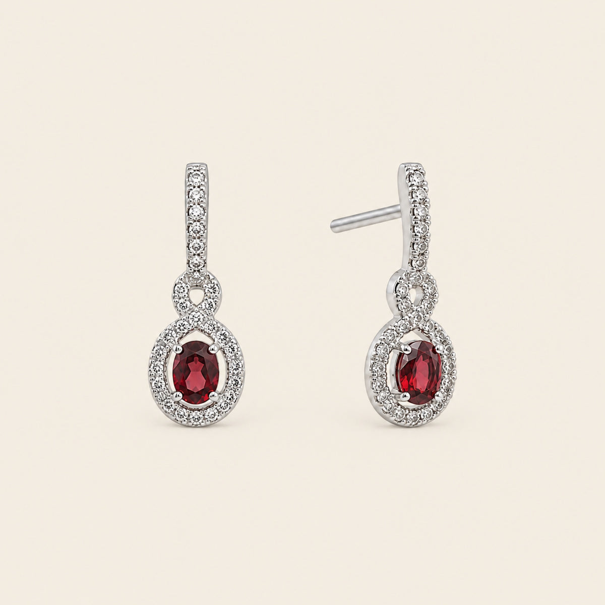 Catalina – Aretes de Oro Blanco 14k con Granate y Diamante