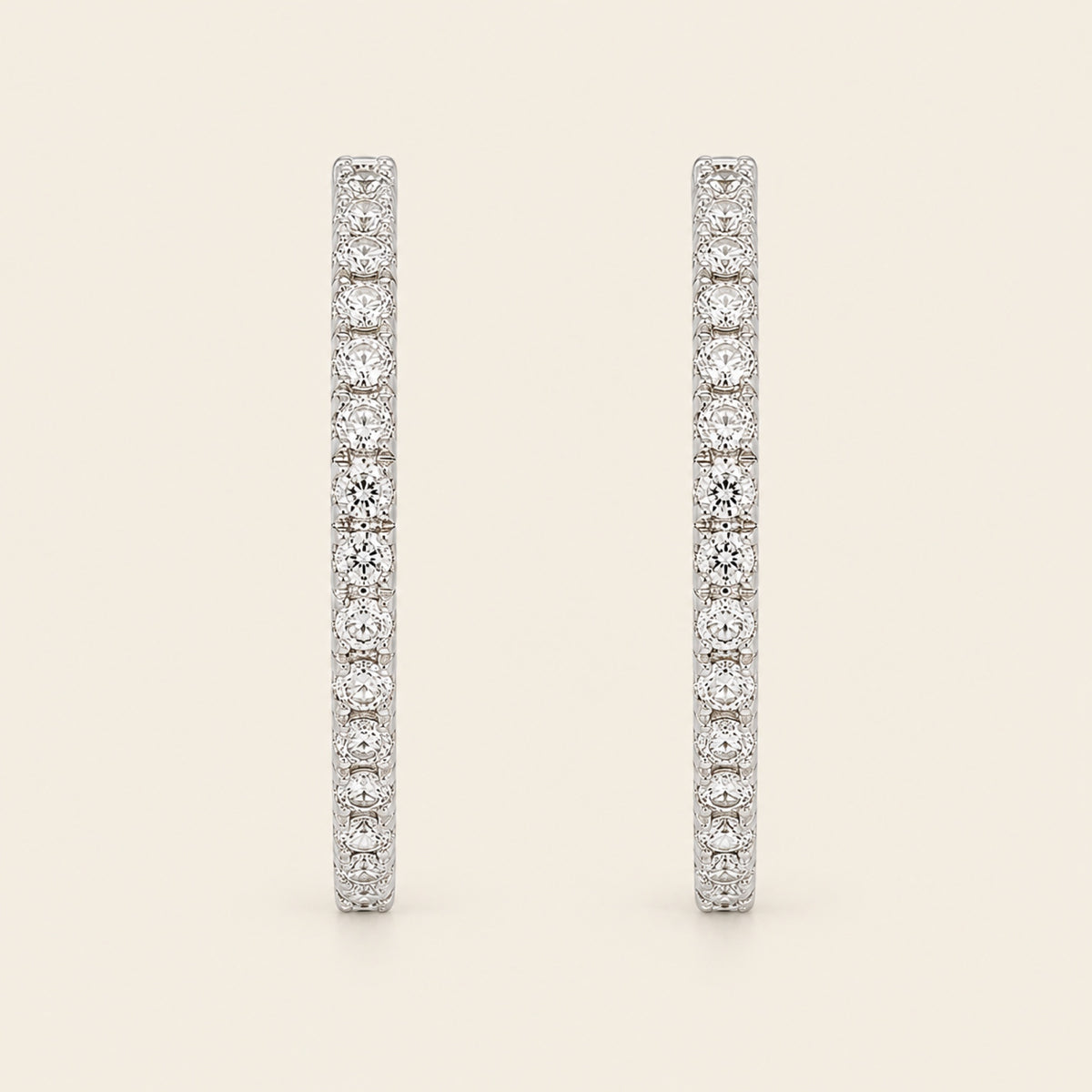 Nadia – Arracadas de Oro Blanco 14k con Diamante