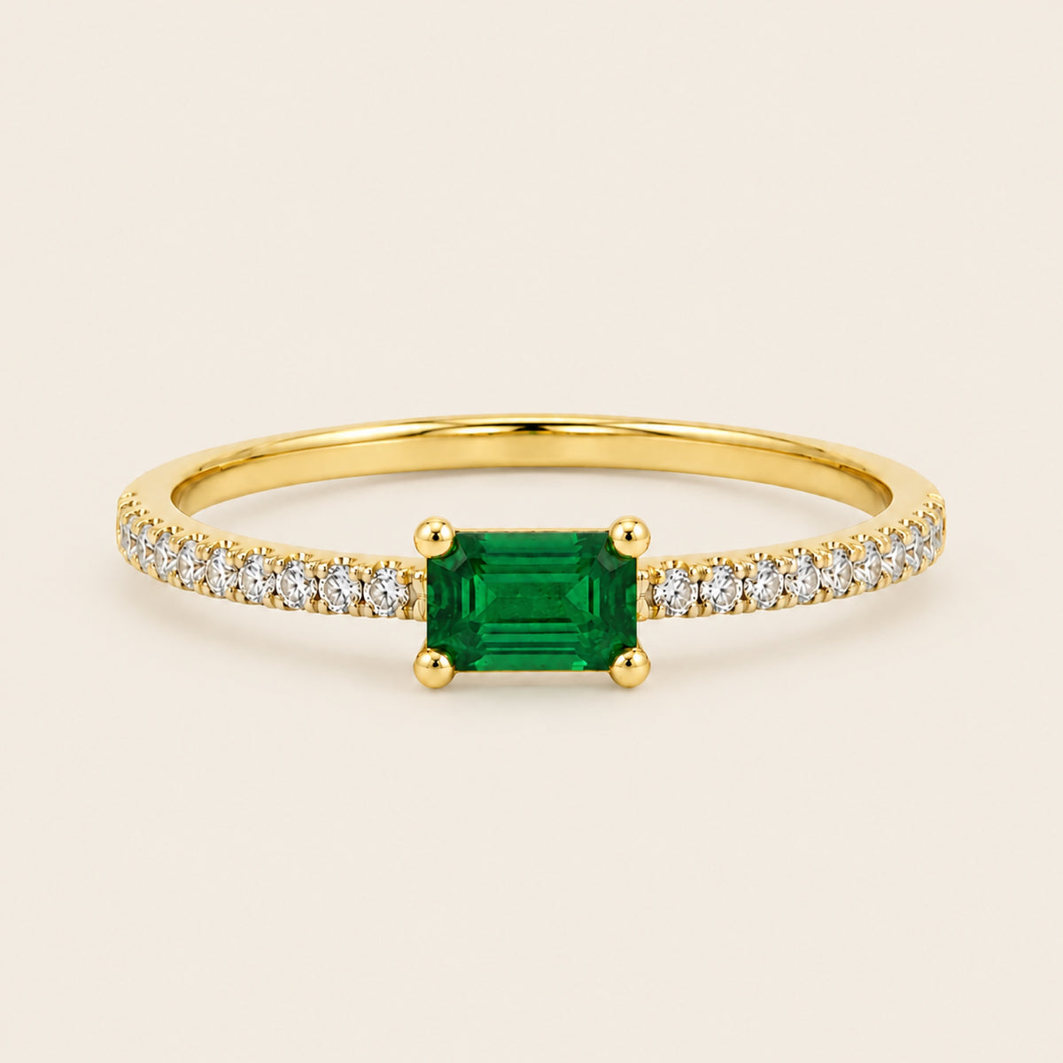 Anillo de Oro 14k con Piedra y Diamantes