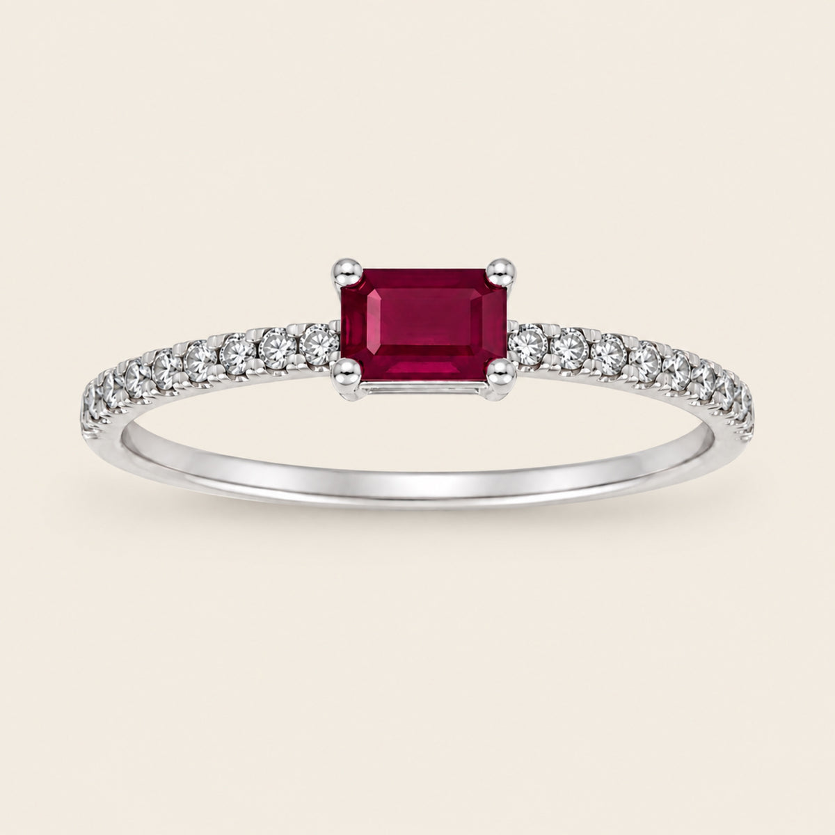 Anillo de Oro 14k con Piedra y Diamantes