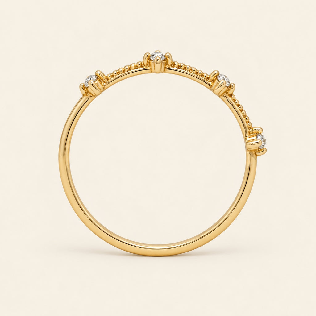Anillo Fino de Oro Amarillo 10k con Piedras Pequeñas, Talla 7