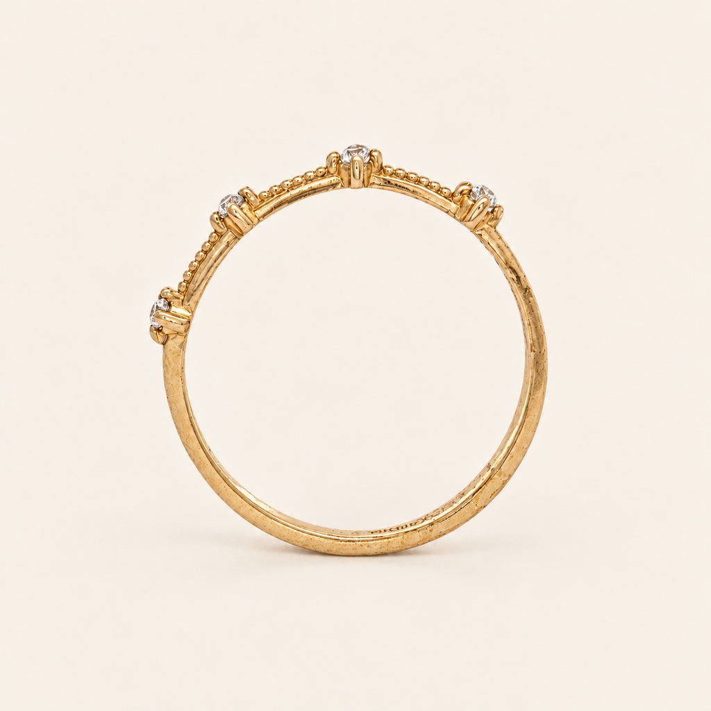 Anillo Fino de Oro Amarillo 10k con Piedras Pequeñas, Talla 8