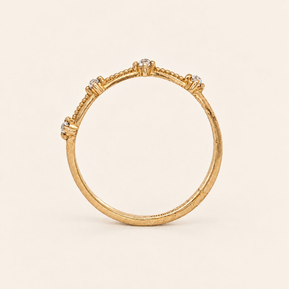 Anillo Fino de Oro Amarillo 10k con Piedras Pequeñas, Talla 8