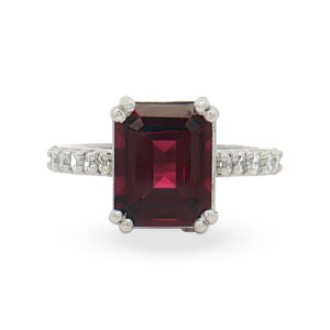 Anillo con Granate Rodolita
